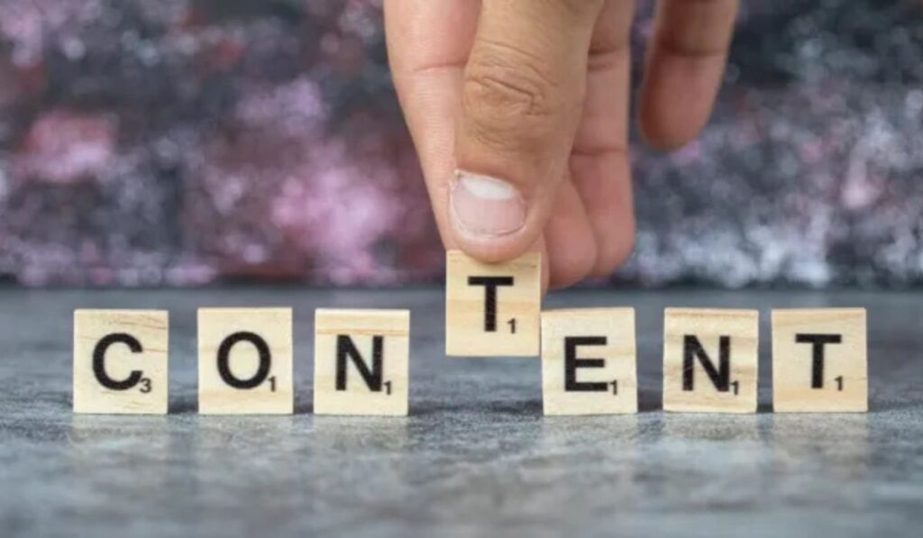 Informative vs. Trending Content: Finding the Right Mix
